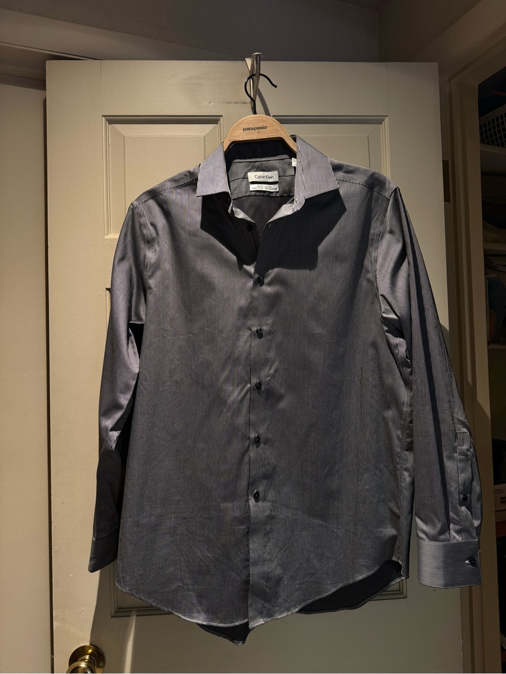 Calvin Klein Men's Slate Gray Long-Sleeve Dress Shirt- medium
